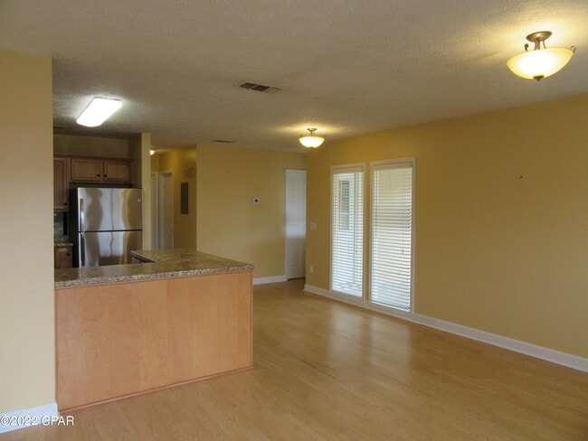 Building Photo - 820 Premier Dr