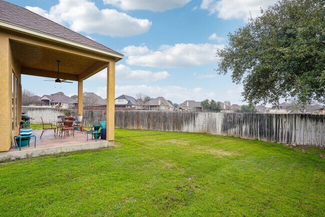 Building Photo - 2622 Fairwood Dr