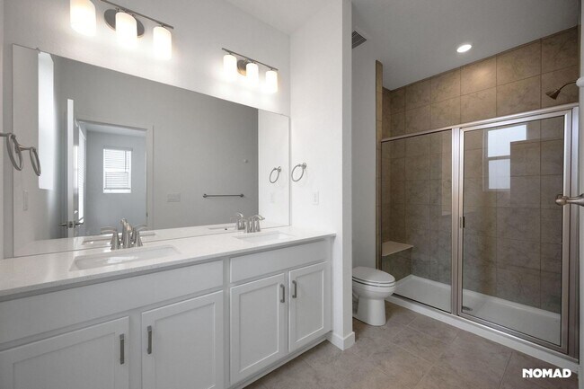 Building Photo - Spacious 3BR Townhome in Broomfield