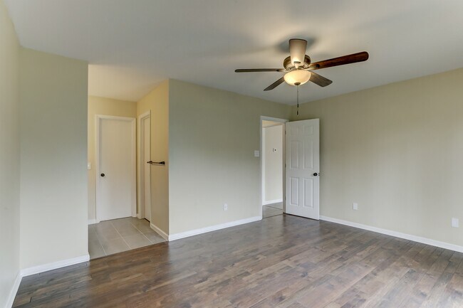 Master Bedroom - 5321 Reedham Ct