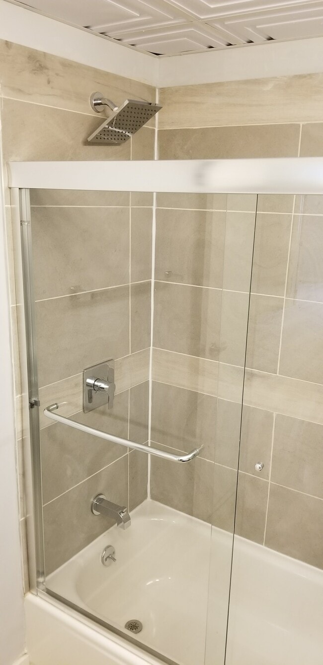 Building Photo - 2317 E Westmoreland St