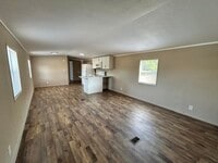 Building Photo - 1370 Suzanne Cir