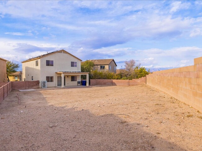 Building Photo - 3 Bedroom 3 Bathroom