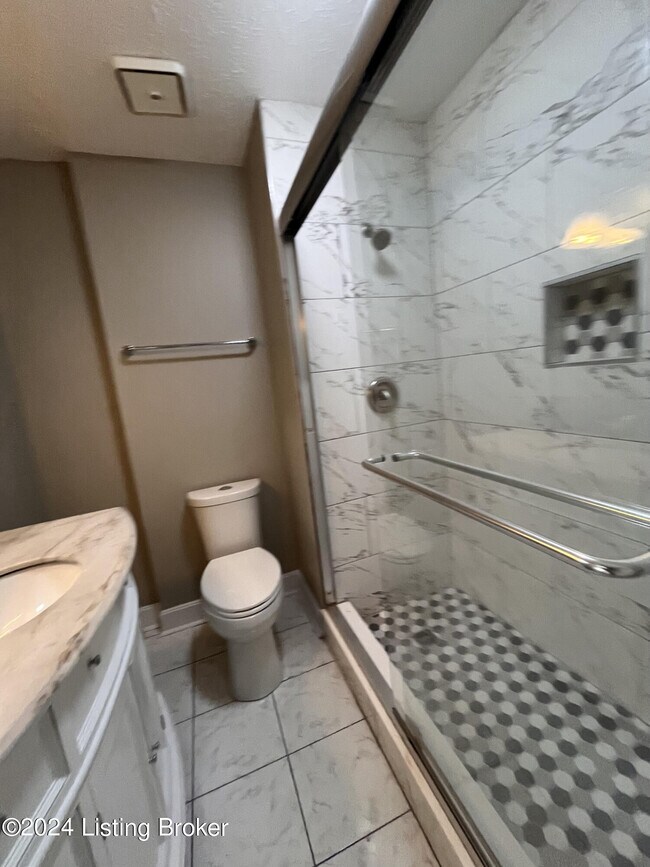 Building Photo - 4612 Deepwood Ct