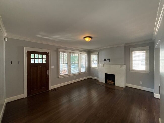 Building Photo - Wesley Heights