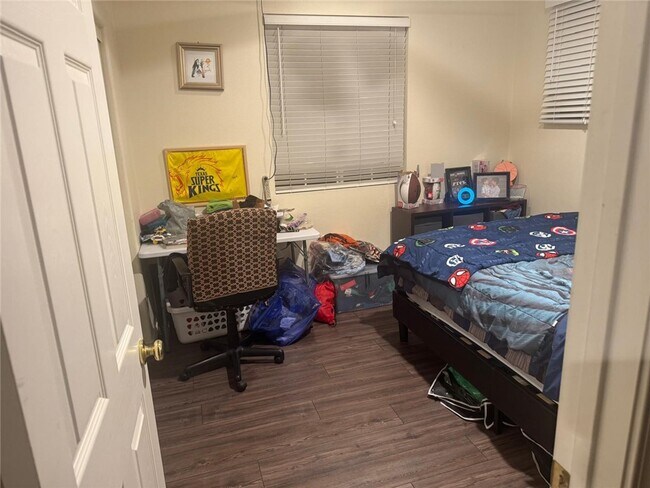 Building Photo - 6016 Sunflower St