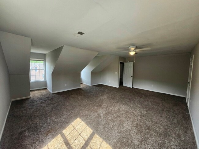 Building Photo - 6667 Einat Cove