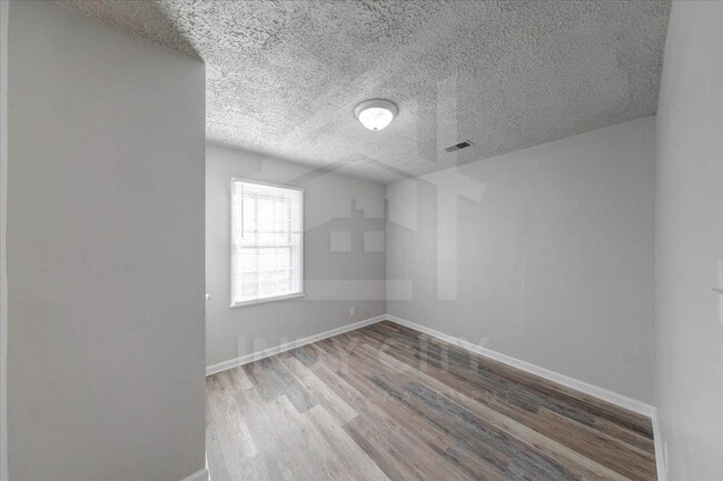 Building Photo - 2854 S Keystone Ave