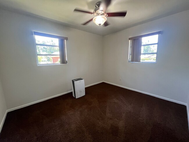 Building Photo - Charming 4-Bedroom Brick Home on Spacious ...