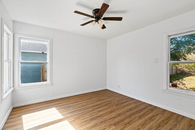 Building Photo - HOUSING VOUCHERS ACCEPTED