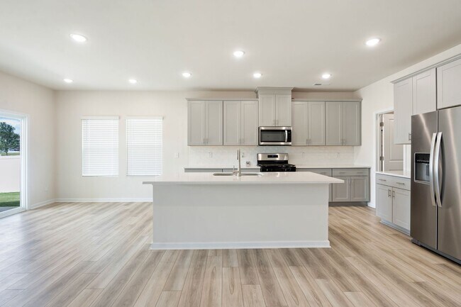 Building Photo - Convenient, Spacious and Move-in Ready 5 Bed/3 Bath Home in Mebane