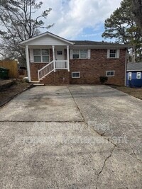 Building Photo - 656 Cedar Ave NW