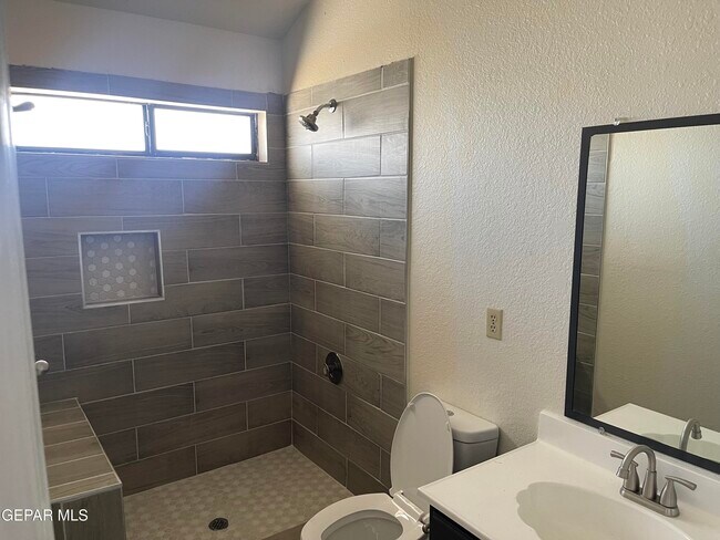 Building Photo - 705 Springfire Dr