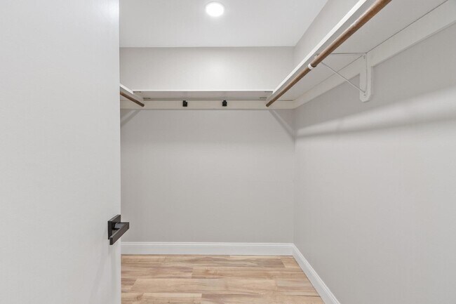 Building Photo - 487 Place Ln