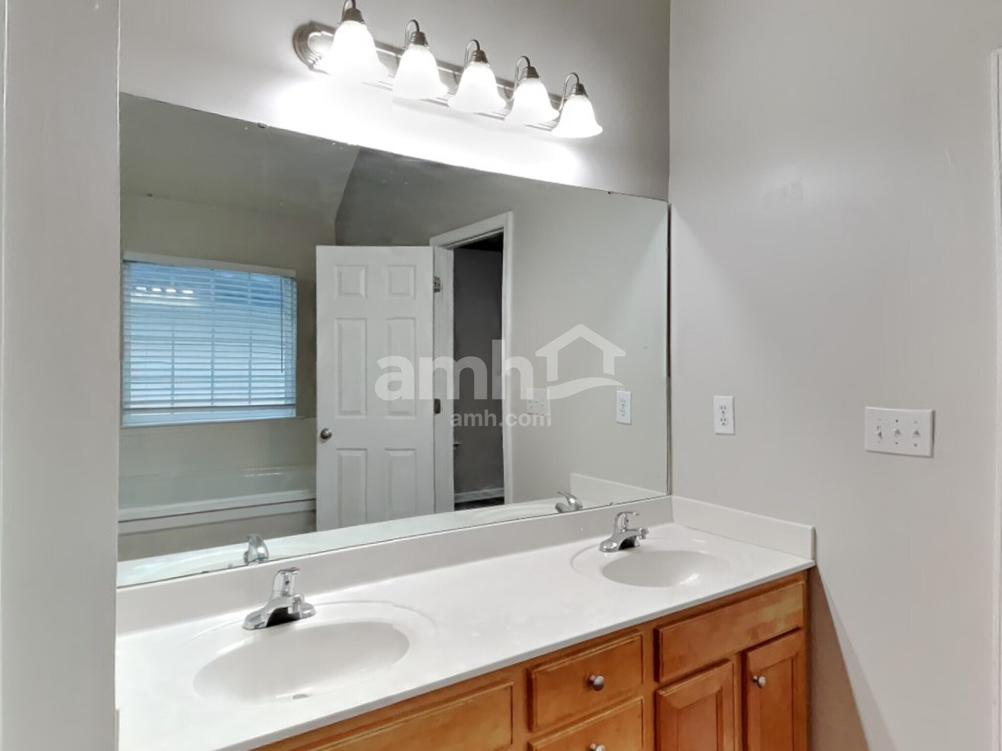 Building Photo - 1309 Bedlington Dr NW