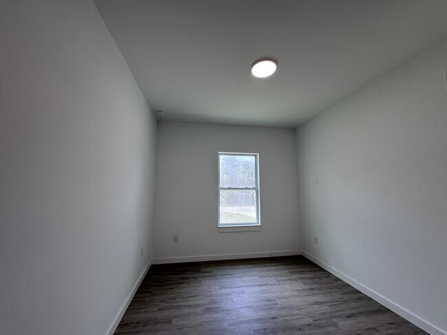 Building Photo - 1223 Koltenborn Rd