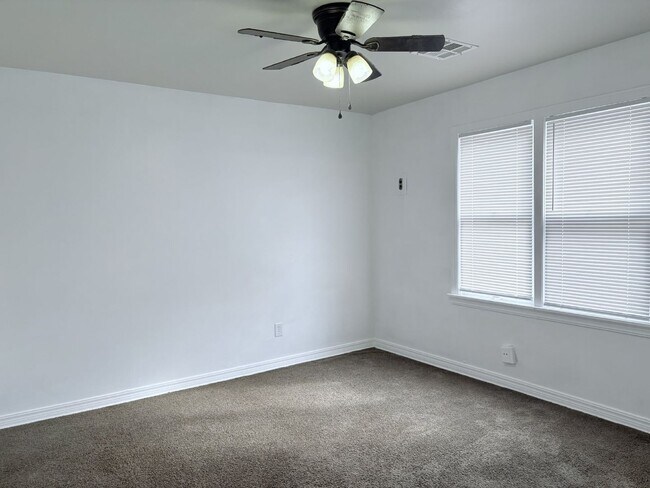 Building Photo - Two bedroom house in N. OKC