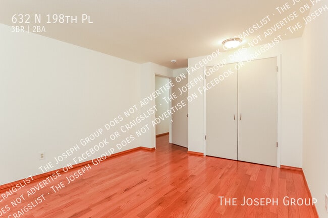 Building Photo - 632 N 198th Pl