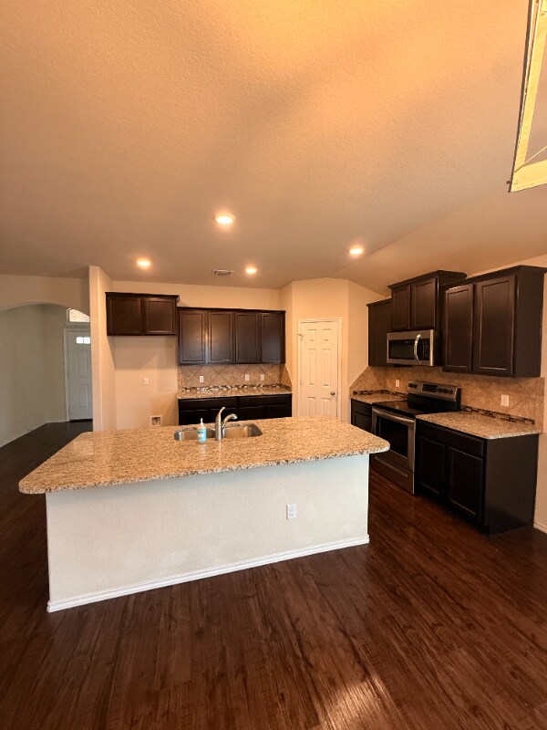 Building Photo - 3217 Beutel Rd