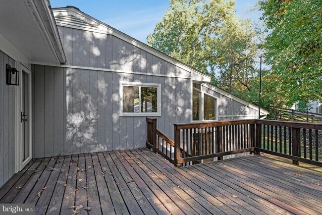 Building Photo - 8115 King Arthurs Ct