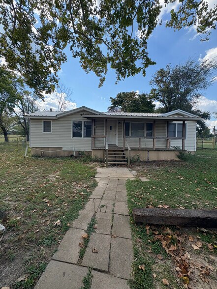Building Photo - 202 Jenkins Rd