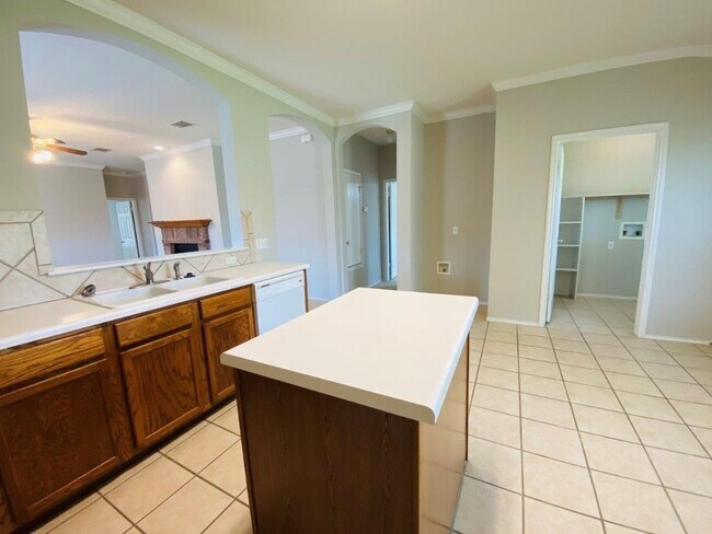 Building Photo - 207 Golden Gate Dr