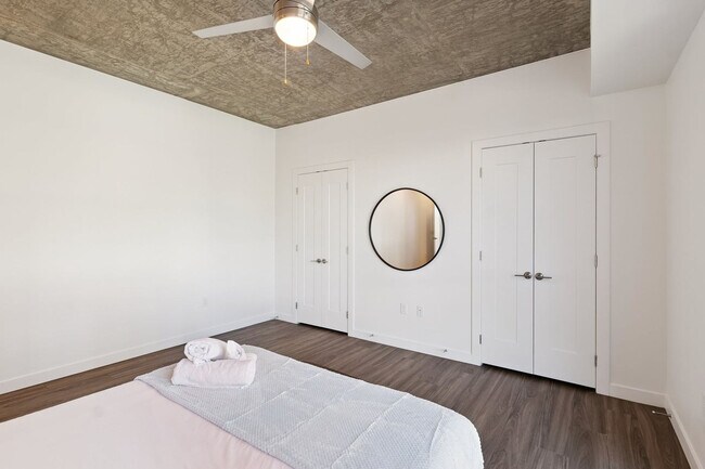 Building Photo - 222 E Jefferson St