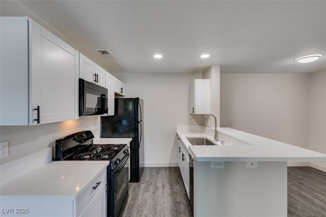 Building Photo - 2200 S Fort Apache Rd