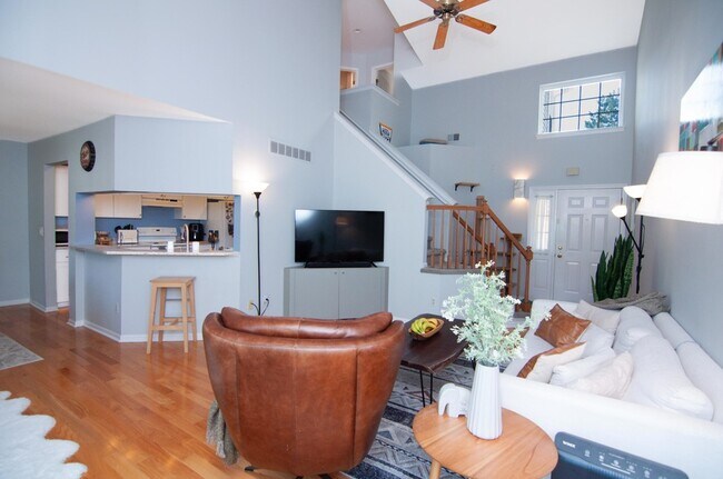 Building Photo - 4471 Hillside Ct