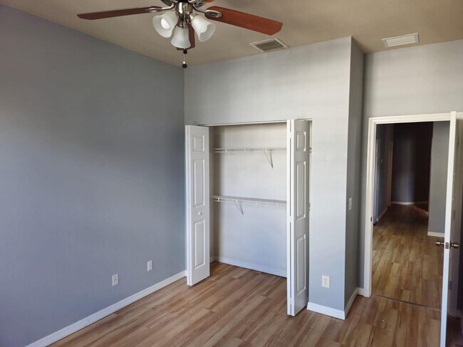 Building Photo - Prime Location & Modern Comfort in Greenacres! 3 Bed 2.5 Bath Townhouse