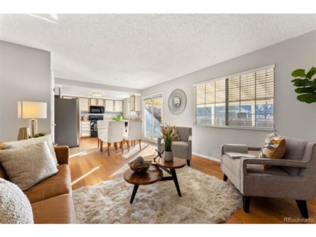 Building Photo - 7073 S Elm St