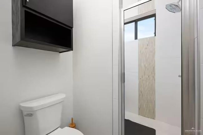 Building Photo - 23 S 5th St