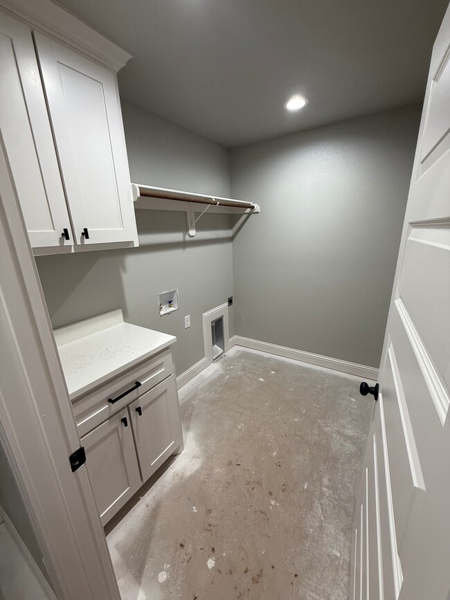 Building Photo - 317 Woodstock Ln