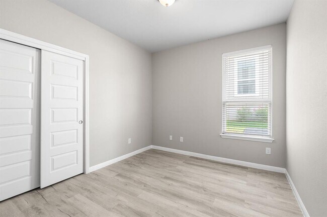 Building Photo - 313 McLintock Rd