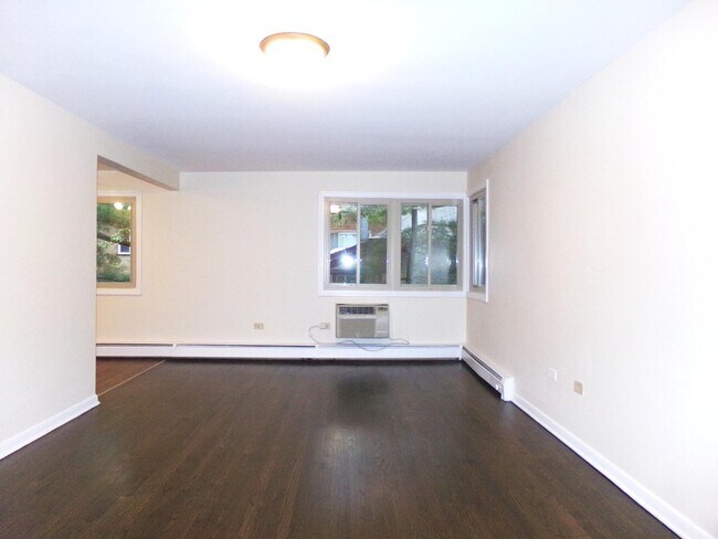 Building Photo - 810 Seward St