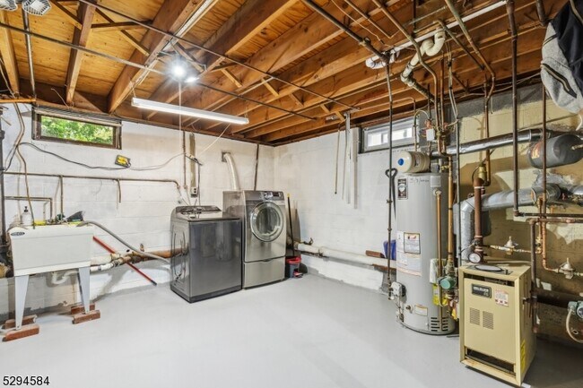 Building Photo - 26 Genevieve Ave