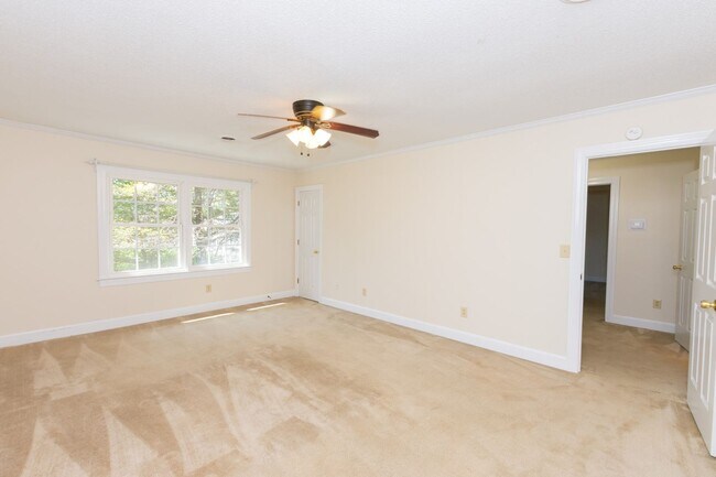 Building Photo - $300 off the first month's rent on a 12 mo...