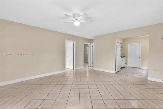 Building Photo - 2751 NW 14th Ct