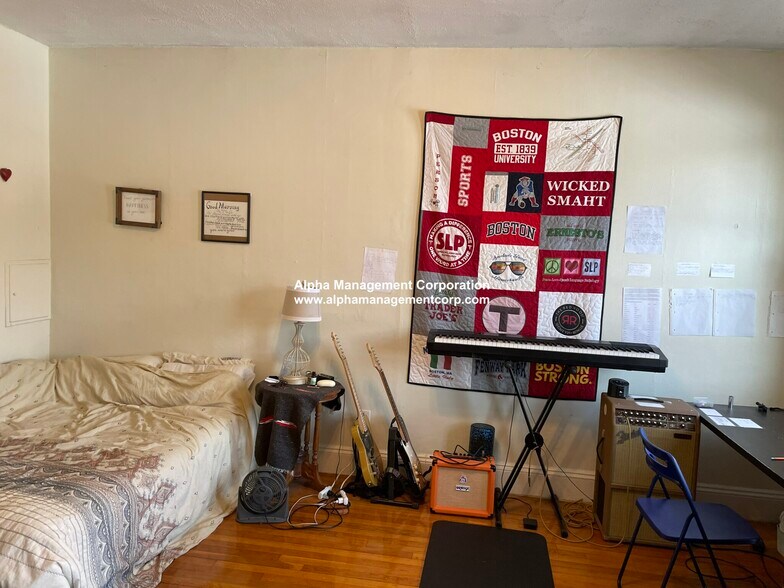 Building Photo - 726 Washington St