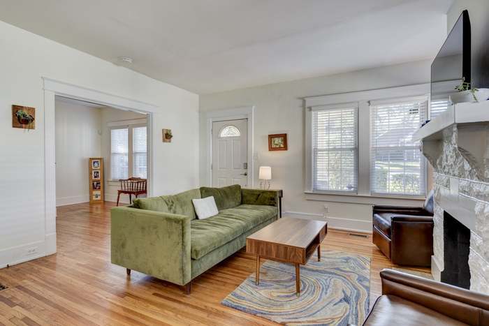 Building Photo - 939 Seymour Ave