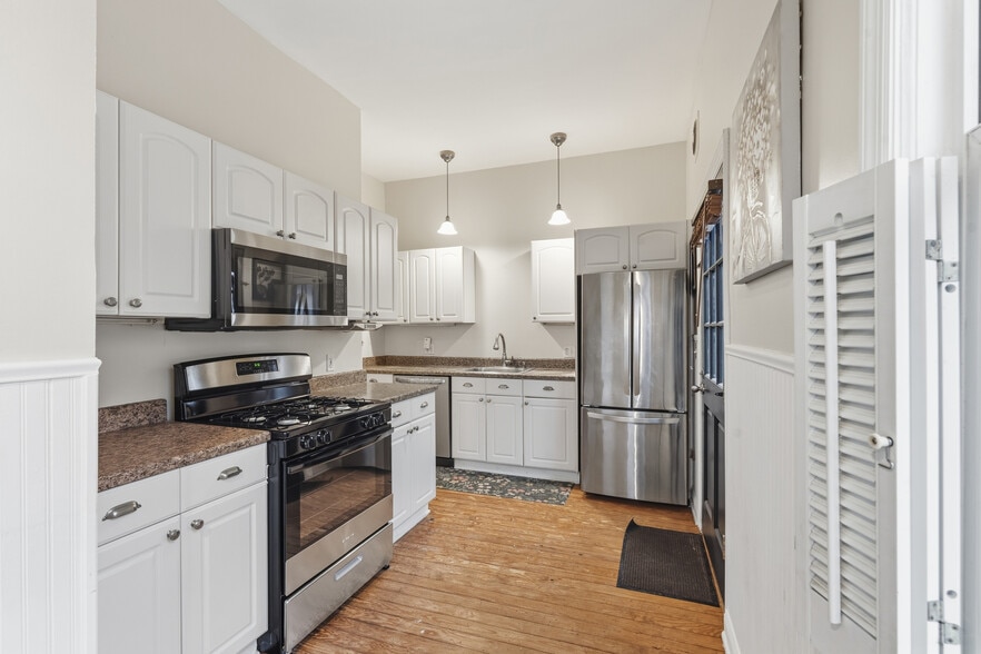 Building Photo - 11 Oakdale Mnr