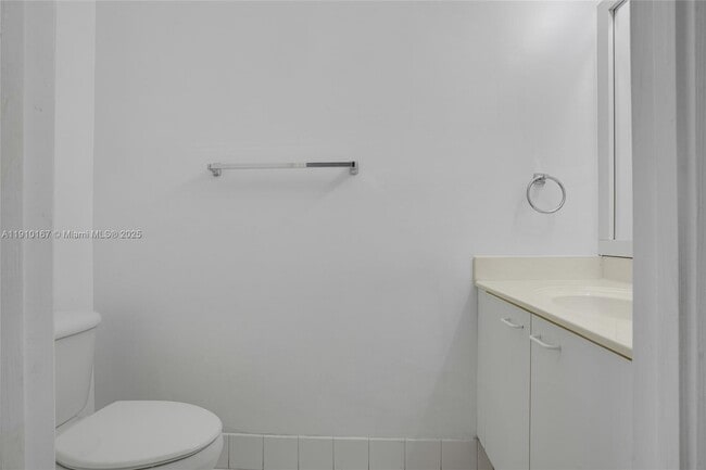 Building Photo - 3912 Tree Top Dr