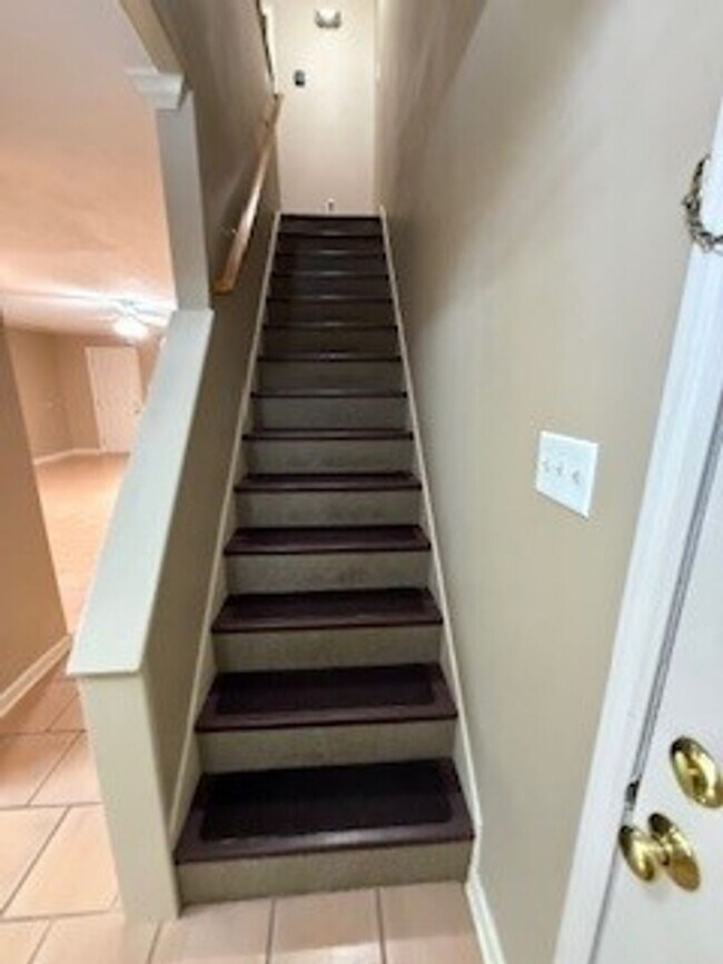 Building Photo - 4 Laura Dr