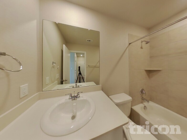 Building Photo - 5205 Sidesaddle Dr