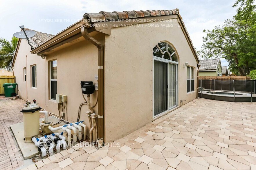 Building Photo - 16122 SW 79th Terrace