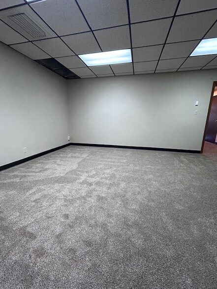 Building Photo - 1202 State St