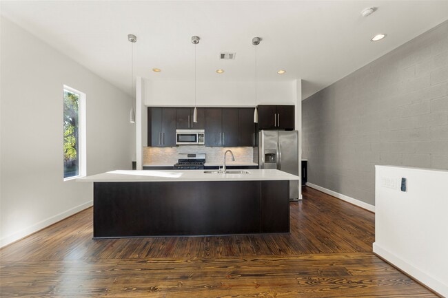 Building Photo - 1524 Blodgett St