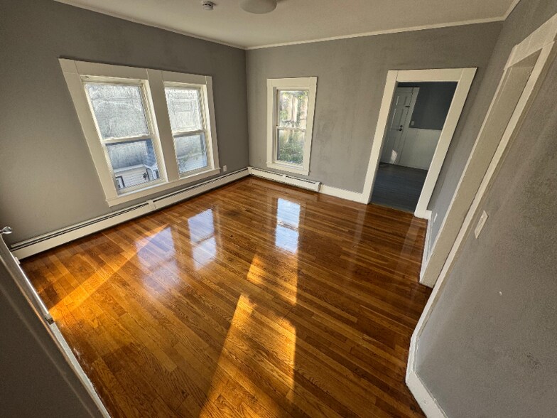 Building Photo - 138 Camden St