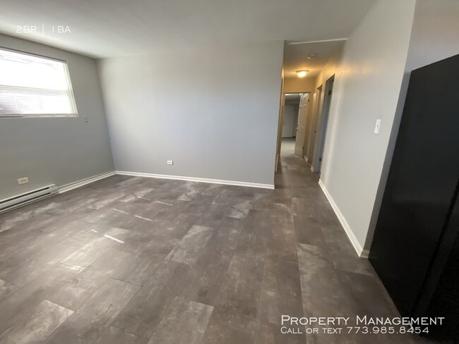 Building Photo - Large Brand New Corner Unit Remodeled 2-Be...