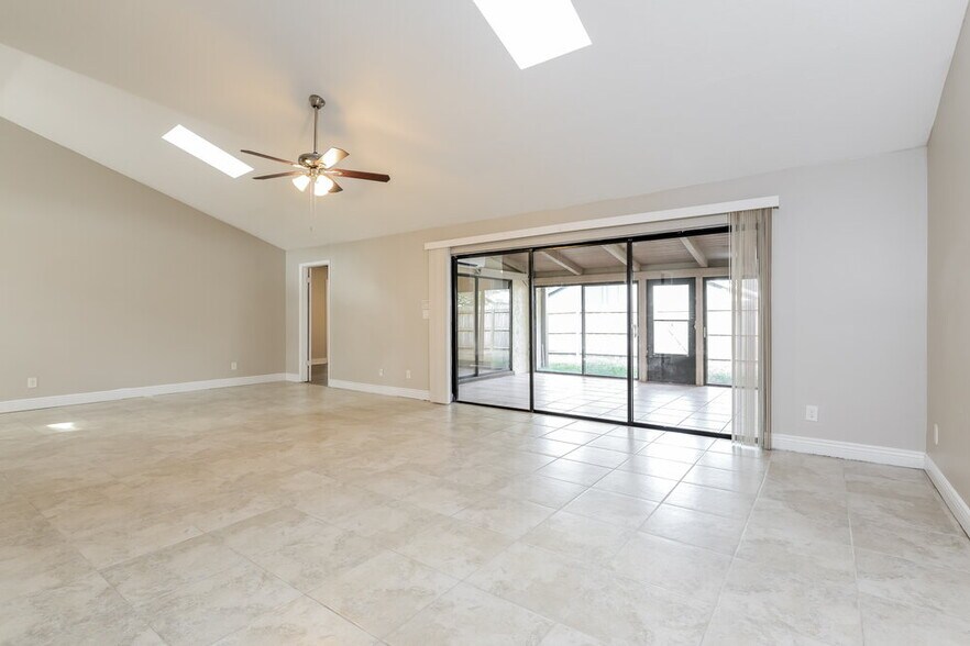 Building Photo - 1024 Old Magnolia Cove